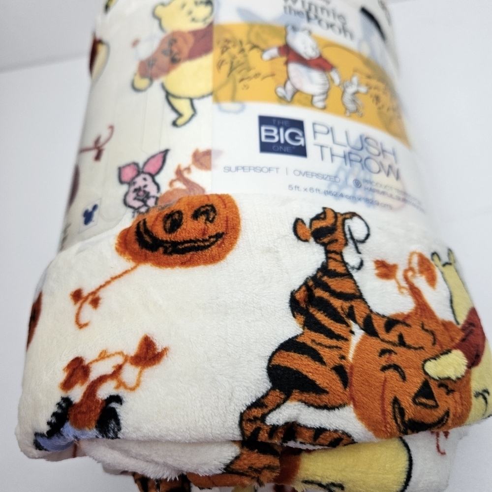 Disney Blanket Pooh Fall Blanket Oversized 5ft X 6 Ft - Picture 4 of 5